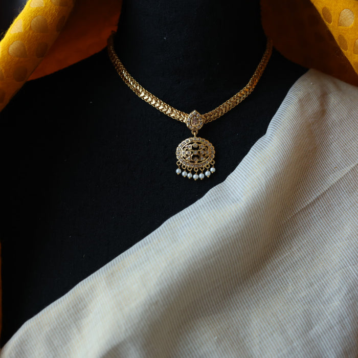 Heritage gold plated white stone short necklace H511