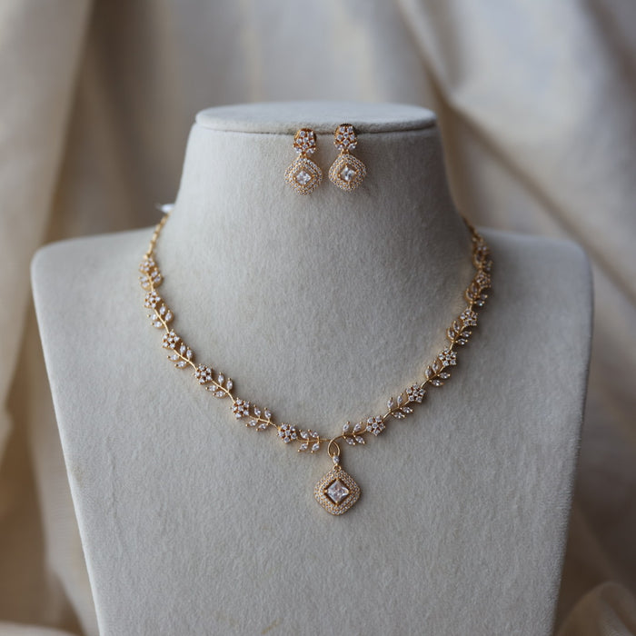 Heritage gold plated white stone short necklace with earrings  H80113