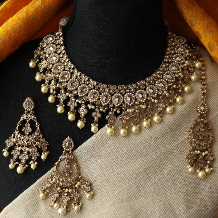 Trendy white stone short necklace with earrings and tikka TW007456