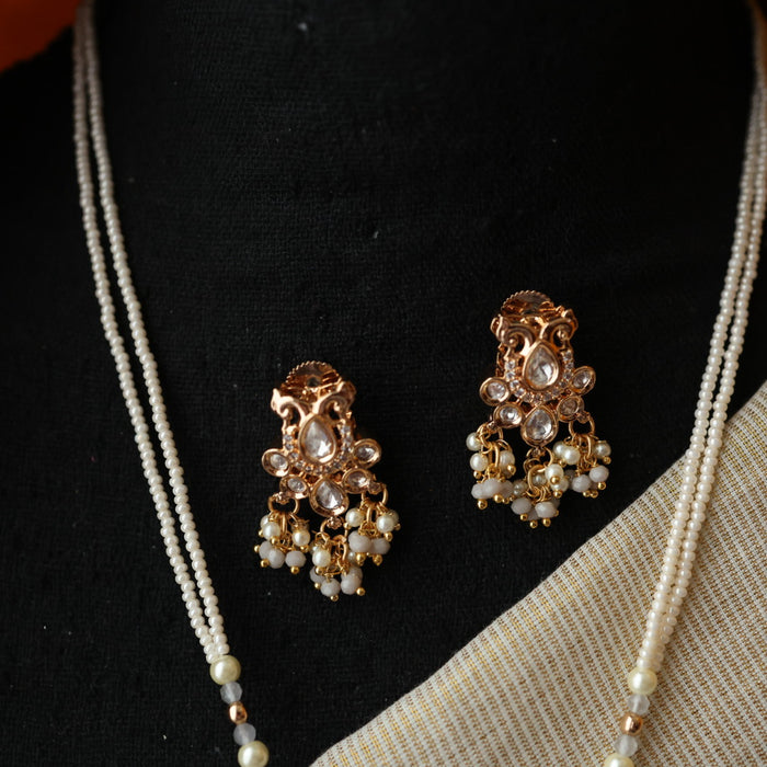 Minimal kundan white bead short necklace with earrings MS3251