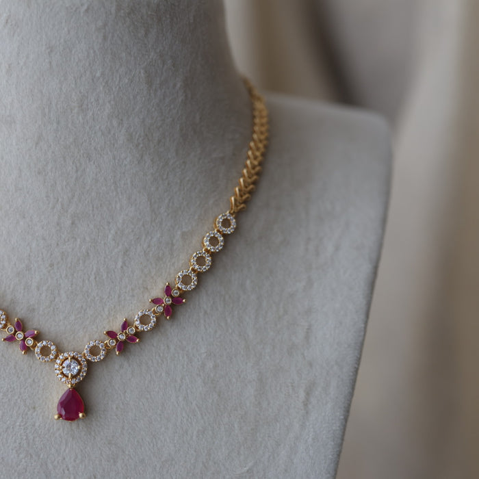 Heritage gold plated ruby & white stone short necklace with earrings H8137