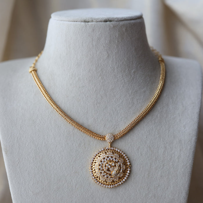 Heritage gold plated white stone short necklace H1923