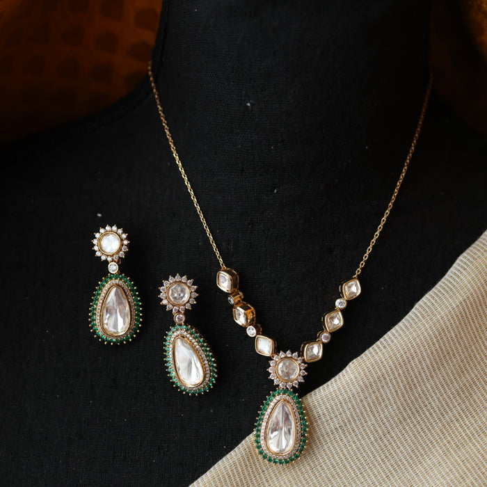 Minimal kundan green stone short necklace with earrings MS3253