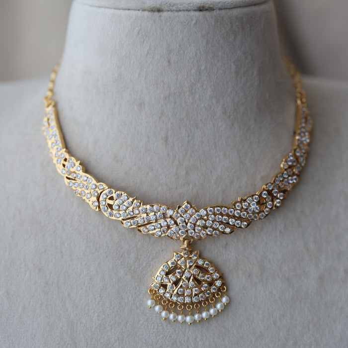 Heritage gold plated white stoneshort  necklace H86123
