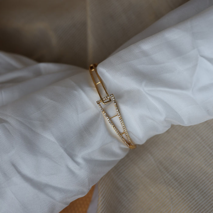 eritage gold plated white stone bangle -One size fits all  HB333