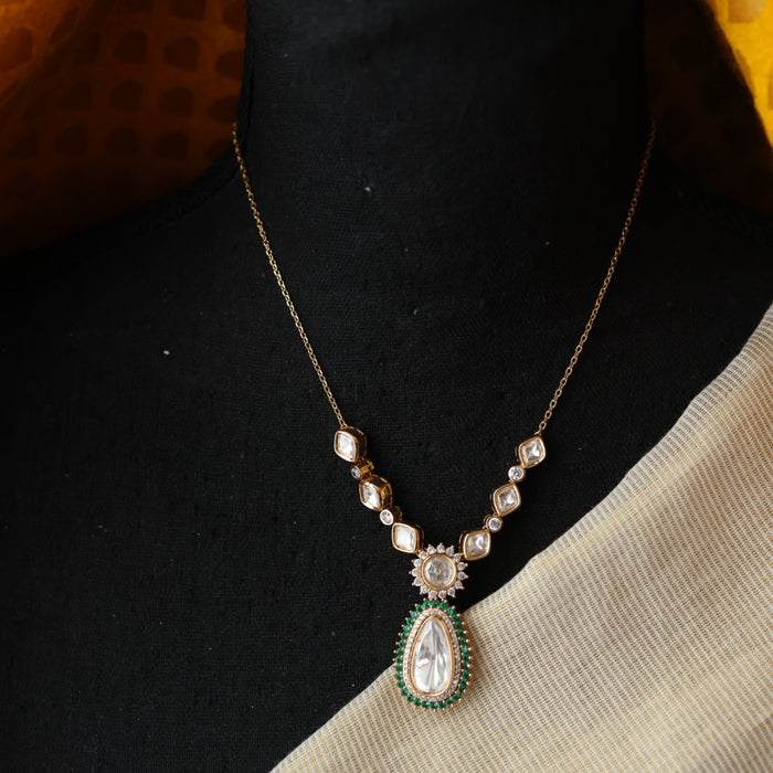 Minimal kundan green stone short necklace with earrings MS3253