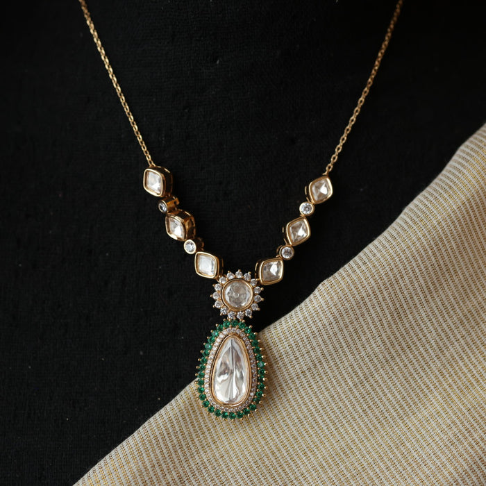 Minimal kundan green stone short necklace with earrings MS3253