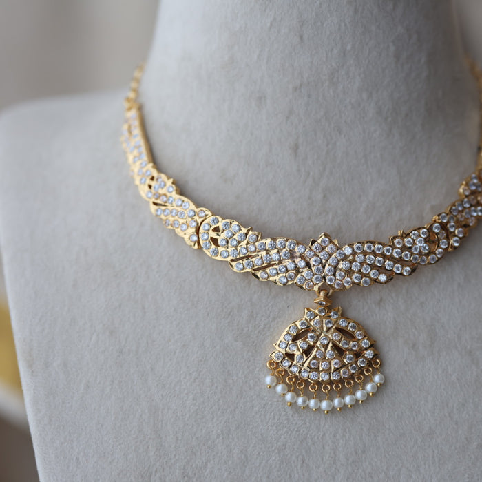 Heritage gold plated white stoneshort  necklace H86123