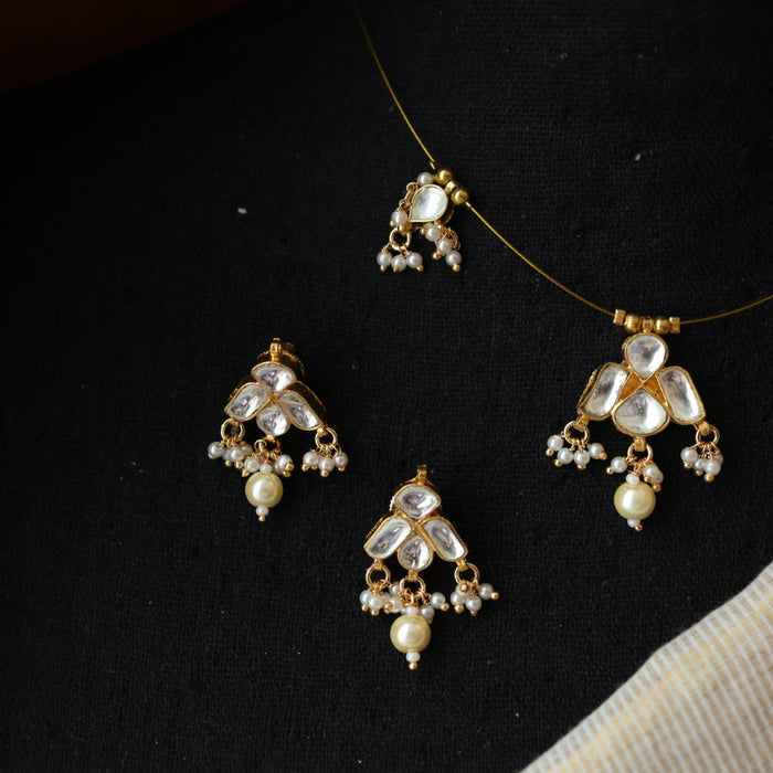Invisible chain kundan stone short necklace with earrings IN789