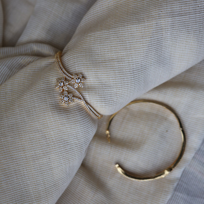 Heritage gold plated white stone bangle -One size fits all  HB7889