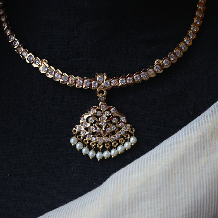 Heritage gold plated white stone short necklace H1101