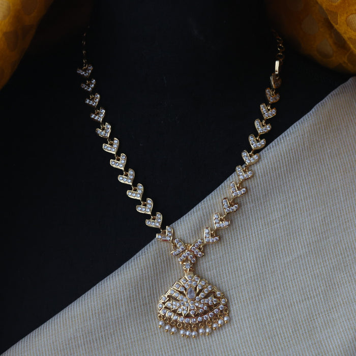 Heritage gold plated white stone short necklace H1799