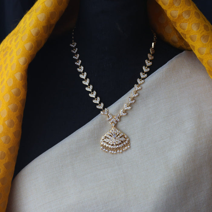 Heritage gold plated white stone short necklace H1799