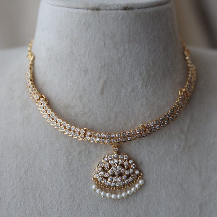 Heritage gold plated white stone short  necklace H8311