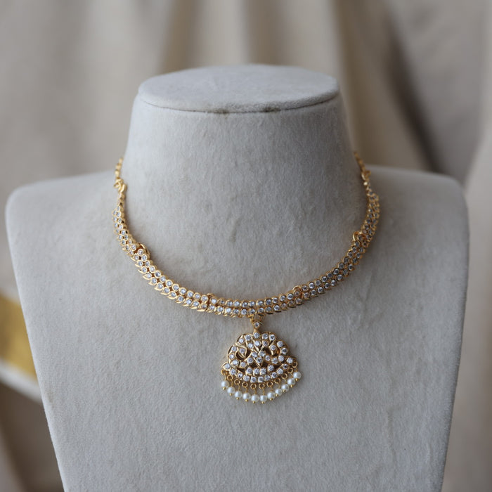 Heritage gold plated white stone short  necklace H8311