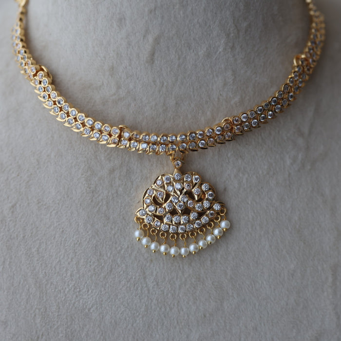 Heritage gold plated white stone short  necklace H8311