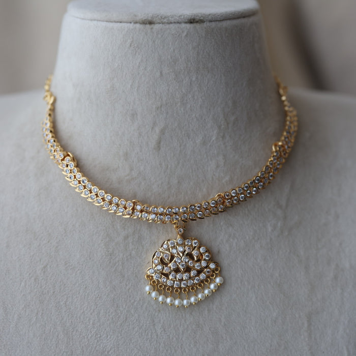 Heritage gold plated white stone short  necklace H8311
