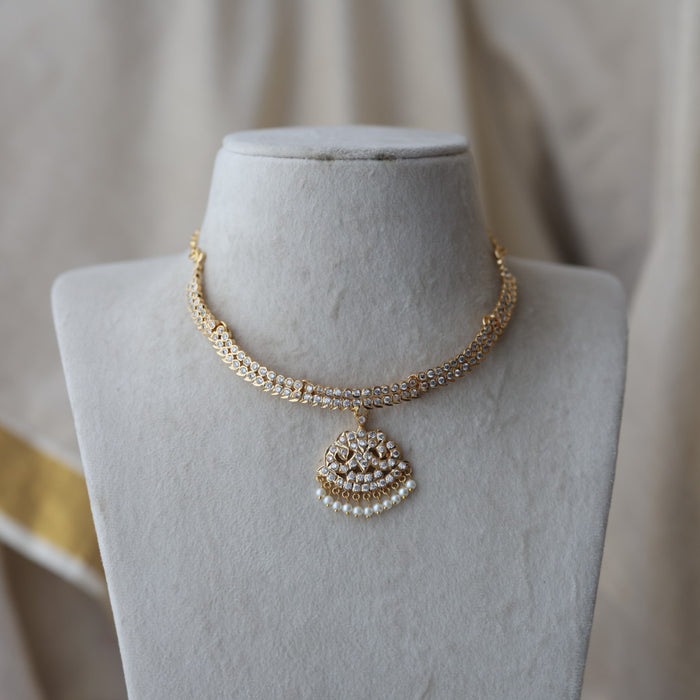 Heritage gold plated white stone short  necklace H8311