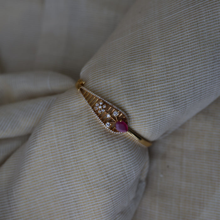 Heritage gold plated white stone bangle -One size fits all  HB6899
