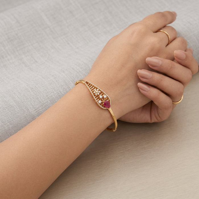 Heritage gold plated white stone bangle -One size fits all  HB6899