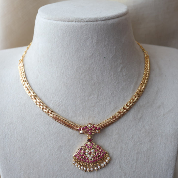 Heritage gold plated ruby white stone short necklace H1143