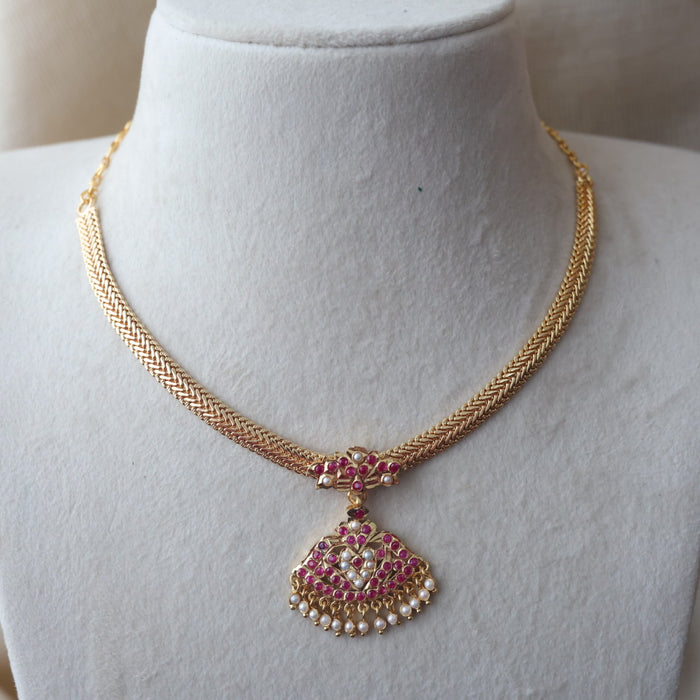 Heritage gold plated ruby white stone short necklace H1143