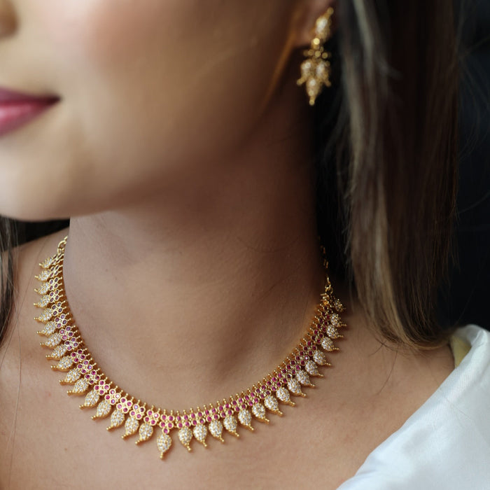 Heritage gold plated ruby white stone mango short necklace H79222