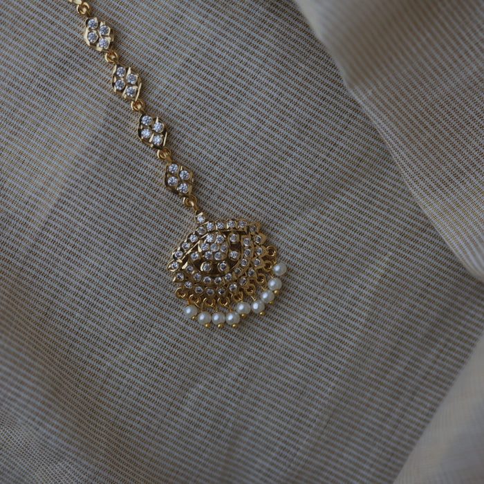 Heritge gold white stone maang tikka HT627