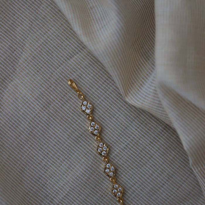 Heritge gold white stone maang tikka HT627