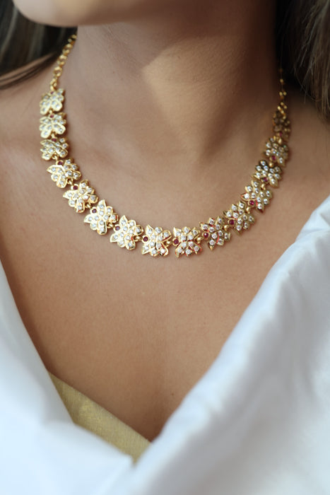 Heritage gold plated white stone short necklace H7394