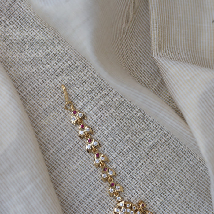 Heritage gold plated ruby white stone maang TH688