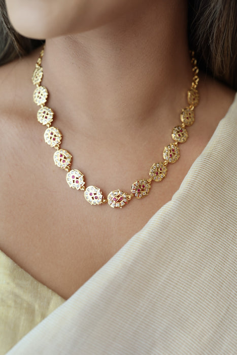 Heritage gold plated ruby white stone short necklace H88022