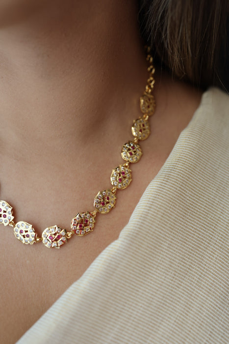 Heritage gold plated ruby white stone short necklace H88022