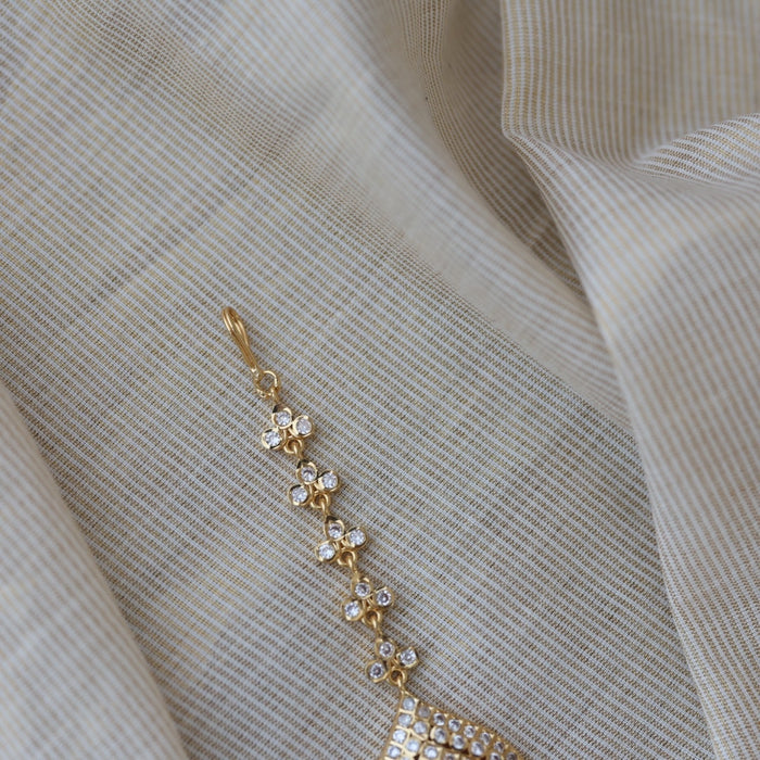 Heritage gold plated white stone maang TH972
