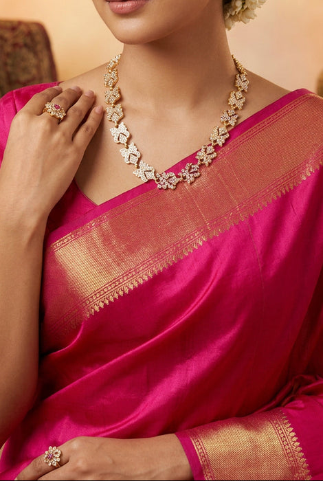Heritage gold plated white stone short necklace H8001