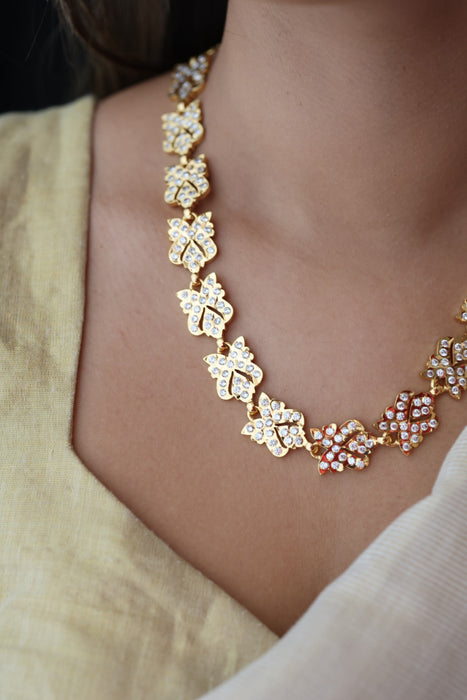 Heritage gold plated white stone short necklace H8001