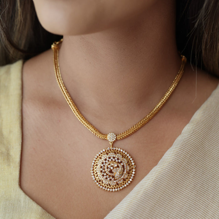 Heritage gold plated white stone short necklace H1923