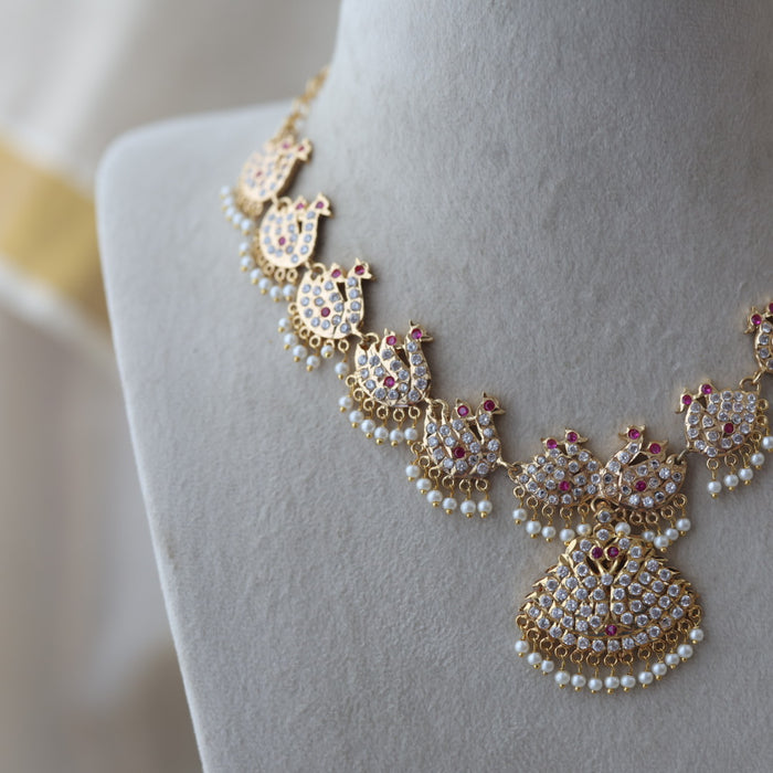 Heritage gold plated ruby white stone short necklace H02783