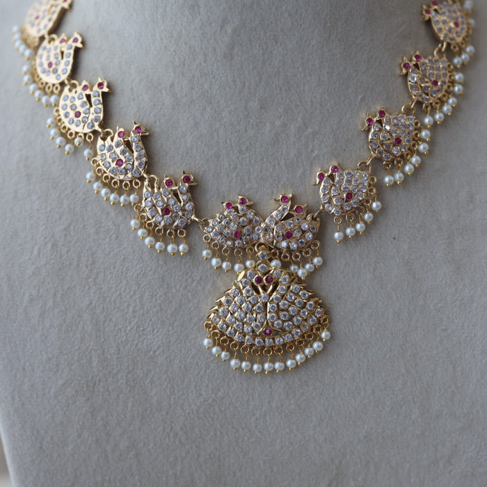 Heritage gold plated ruby white stone short necklace H02783