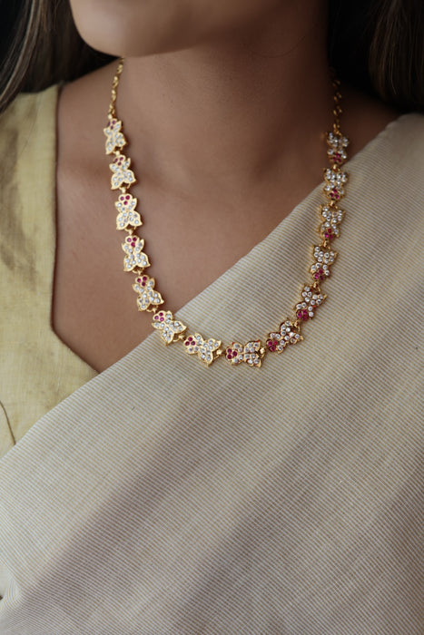 Heritage gold plated ruby white stone short necklace H8303
