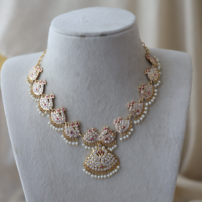 Heritage gold plated ruby white stone short necklace H02783