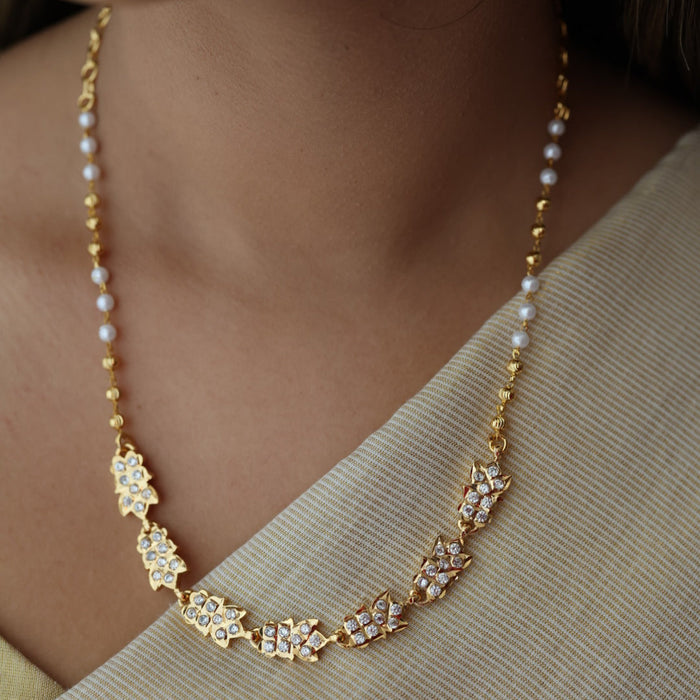 Heritage gold plated white stone short necklace H7788