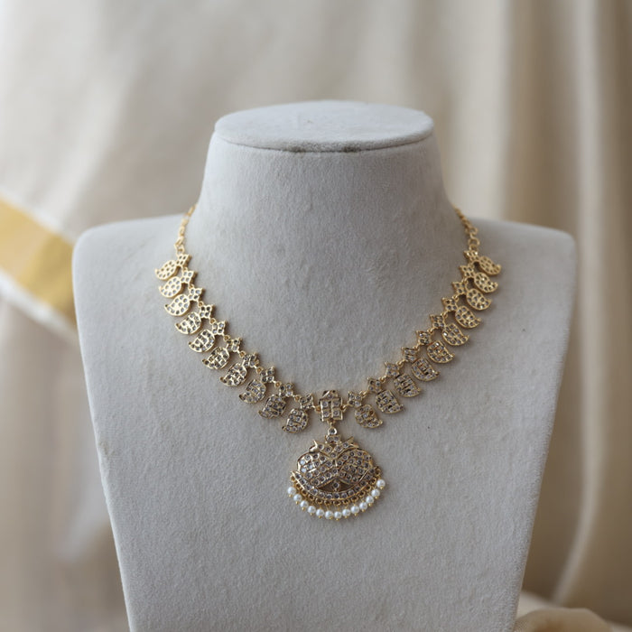 Heritage gold plated white stone short necklace H001123