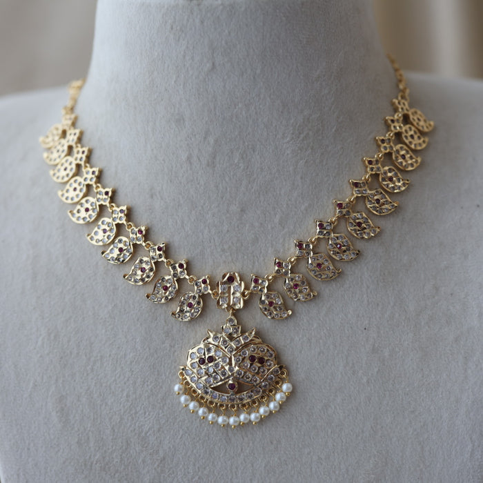Heritage gold plated ruby white stone short necklace H00111