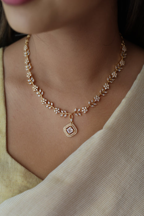 Heritage gold plated white stone short necklace with earrings  H80113