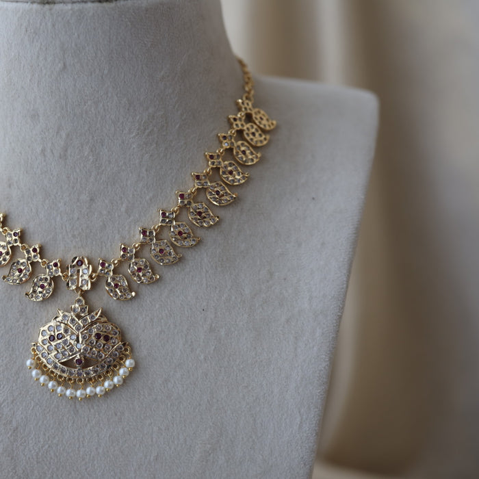 Heritage gold plated ruby white stone short necklace H00111