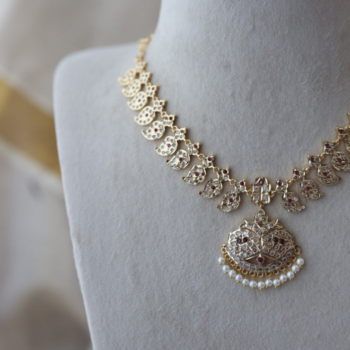 Heritage gold plated ruby white stone short necklace H00111