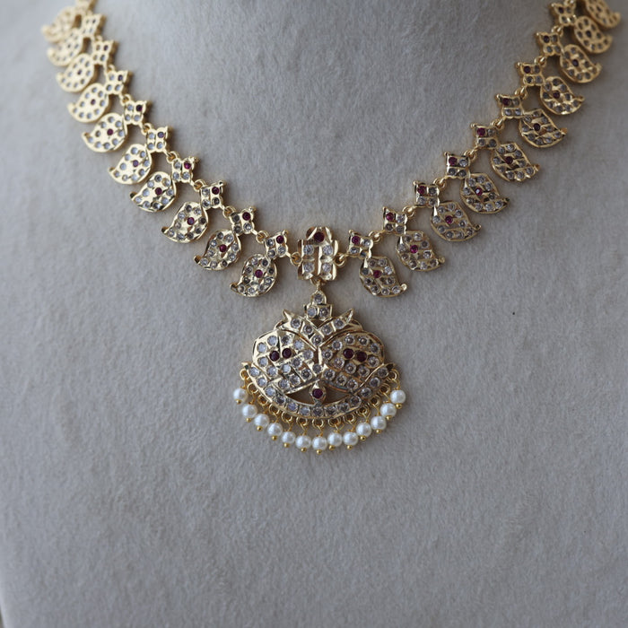 Heritage gold plated ruby white stone short necklace H00111