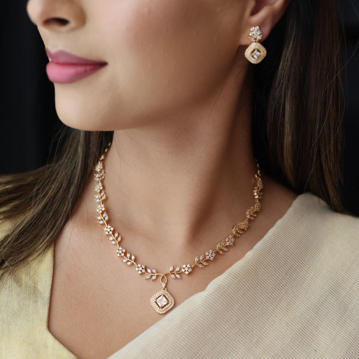 Heritage gold plated white stone short necklace with earrings  H80113