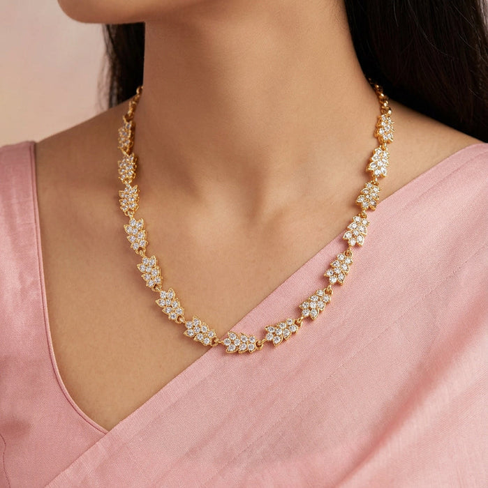 Heritage gold plated ruby white stone short necklace H6922